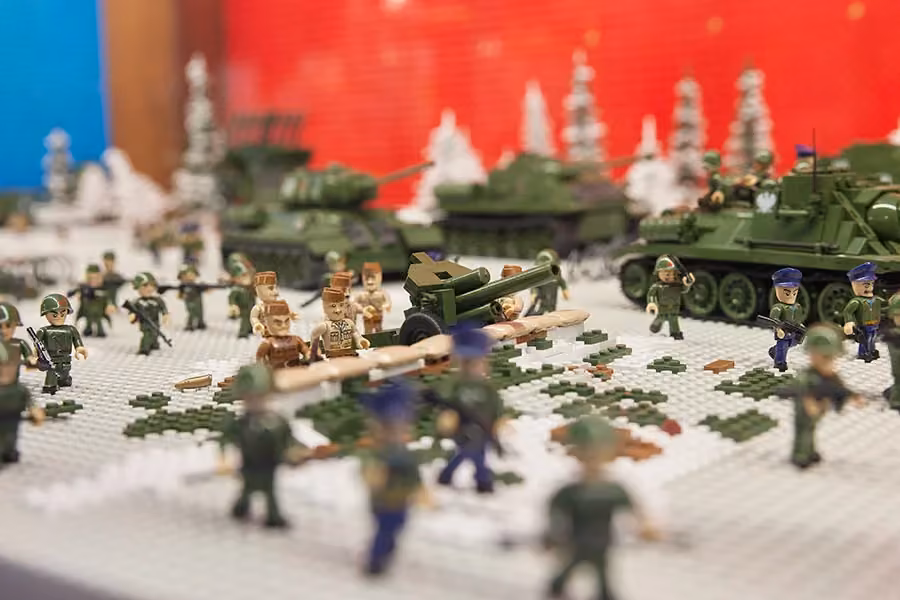Bausteine Ausstellung, Brics