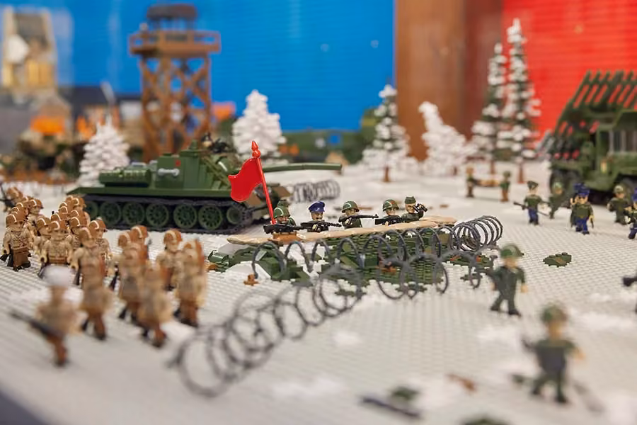 Bausteine Ausstellung, Brics